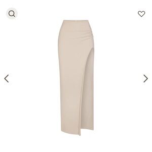 SKIMS NWT raw edge skirt